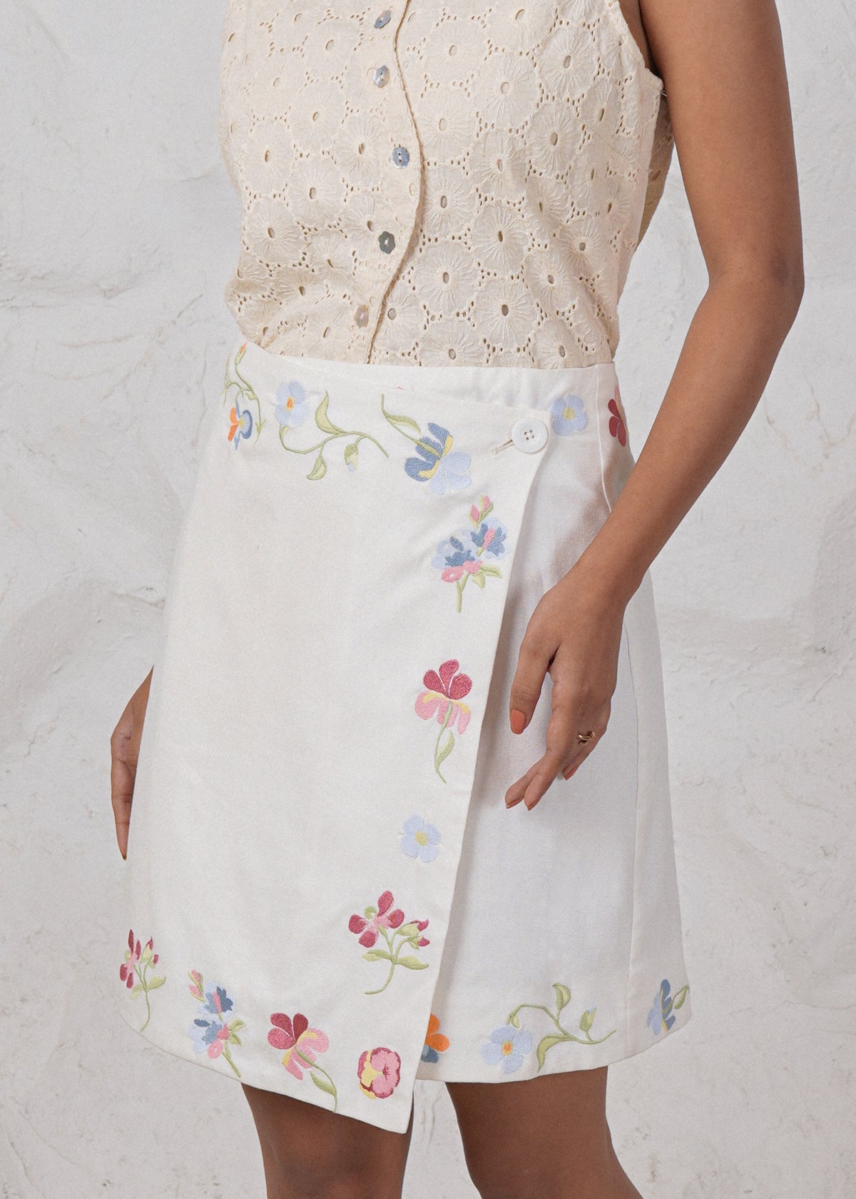 The Flora Wrap Skirt in linen and lyocell, close up